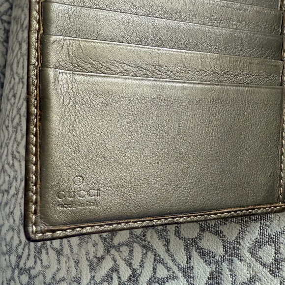 Gucci Embossed Leather Wallet - Picture 7 of 9